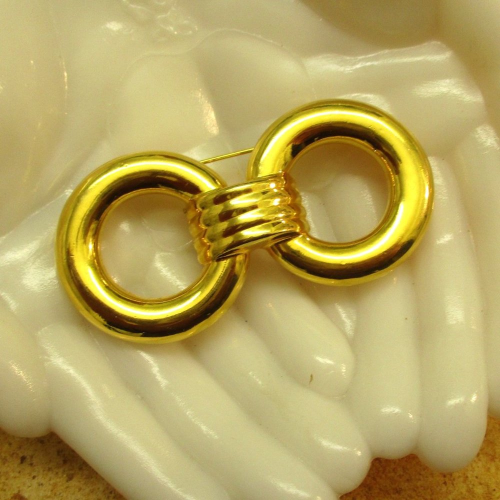 BEN-AMUN 24K Gold Plate Classic Circle Brooch ~ Vintage Designer Gold  Brooch